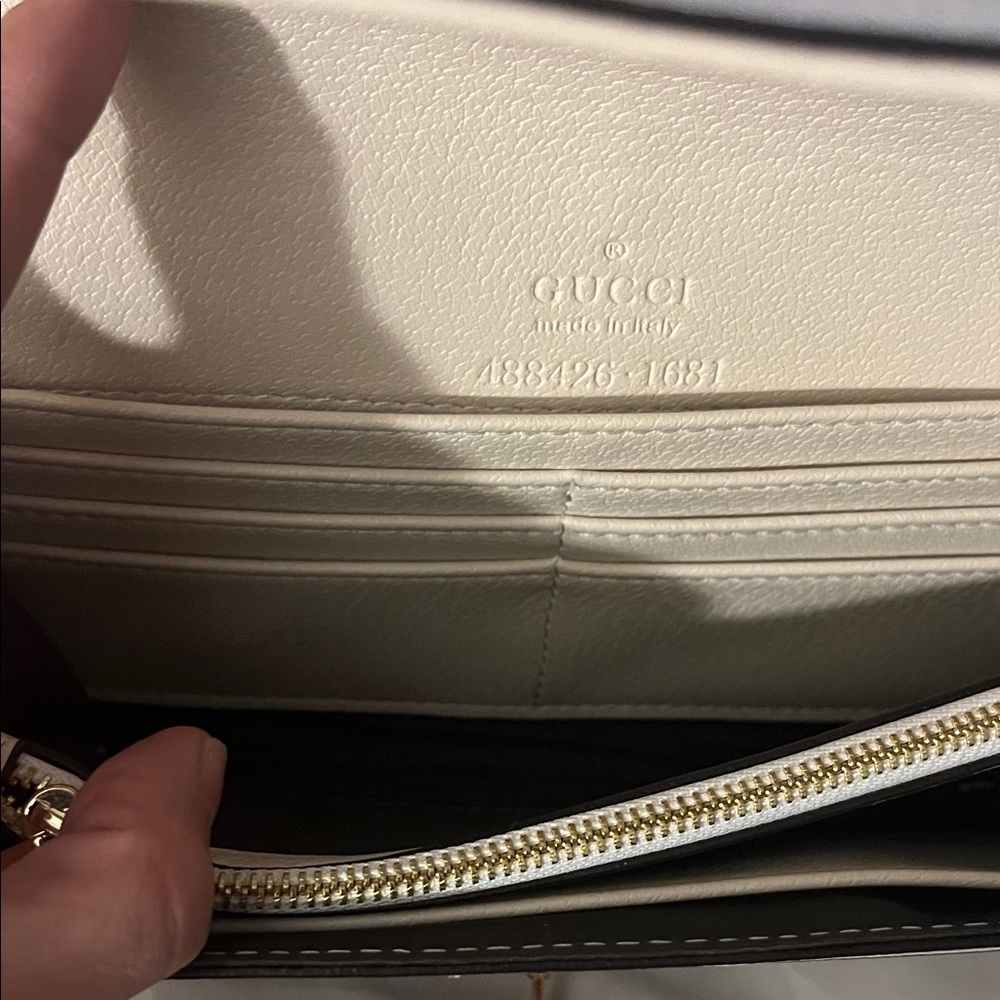 Gucci Beige GG Supreme Crossbody with Green-Red Web and Gold Chain Brand New. - Picture 9 of 16